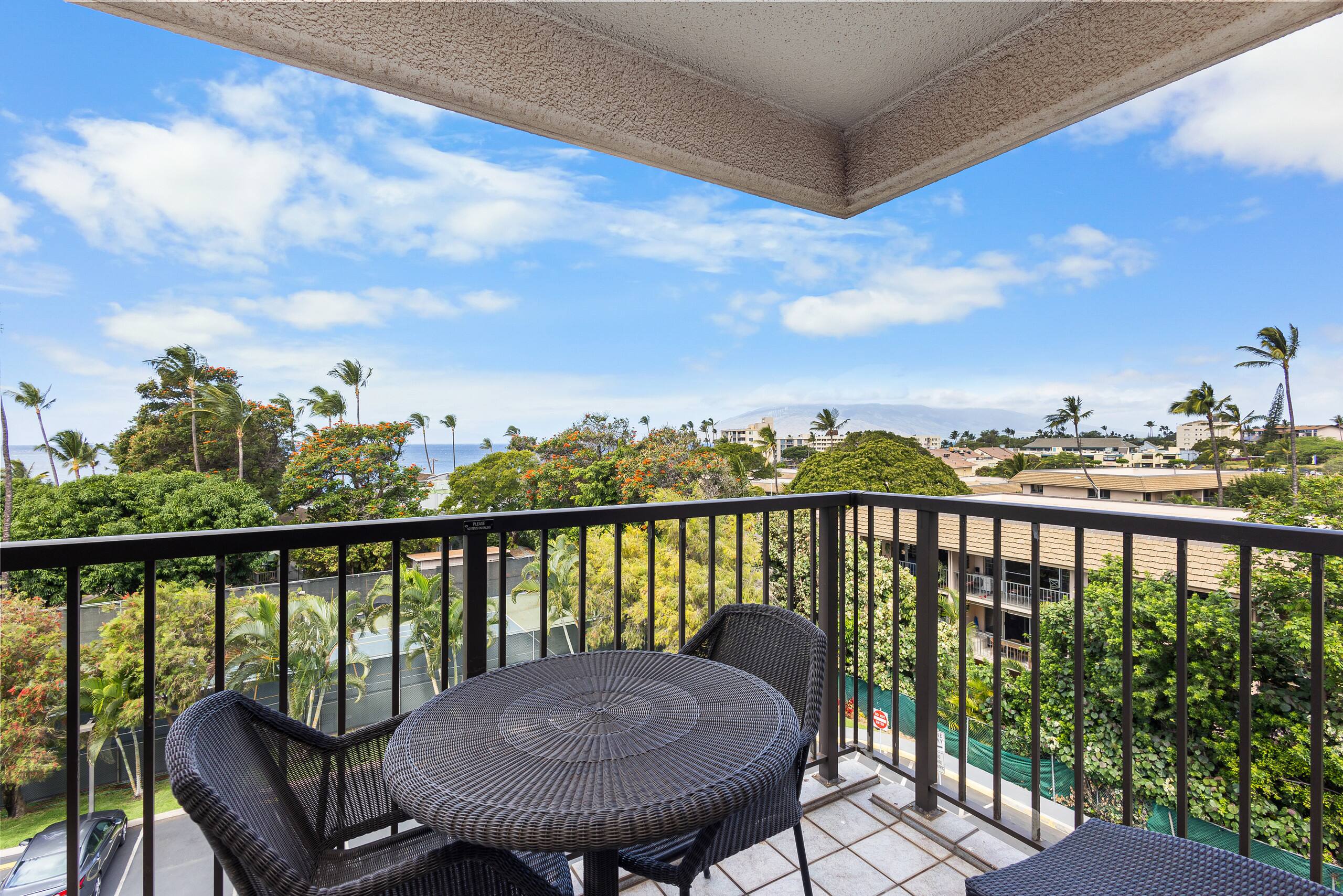 Condo in Kihei · ★4.33 · Studio · 1 bed · 1 bath - Image 8