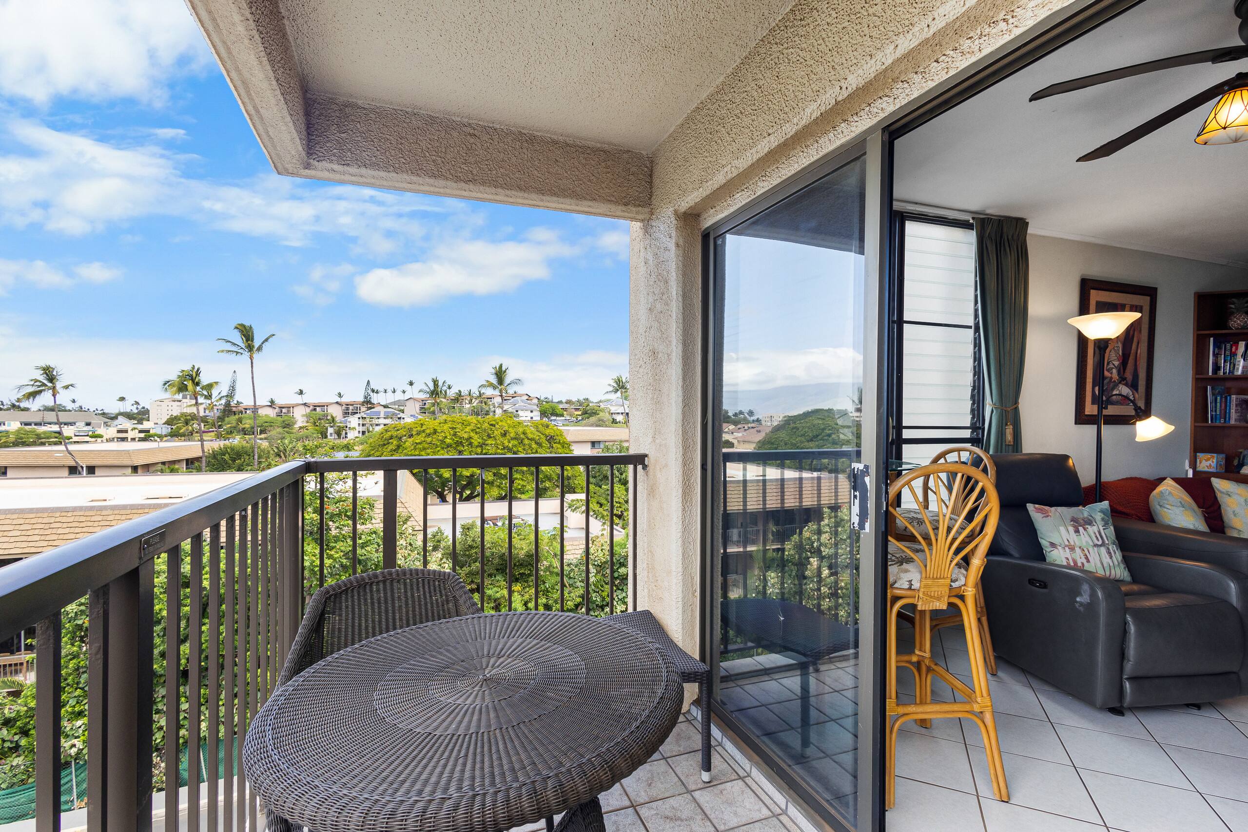 Condo in Kihei · ★4.33 · Studio · 1 bed · 1 bath - Image 9