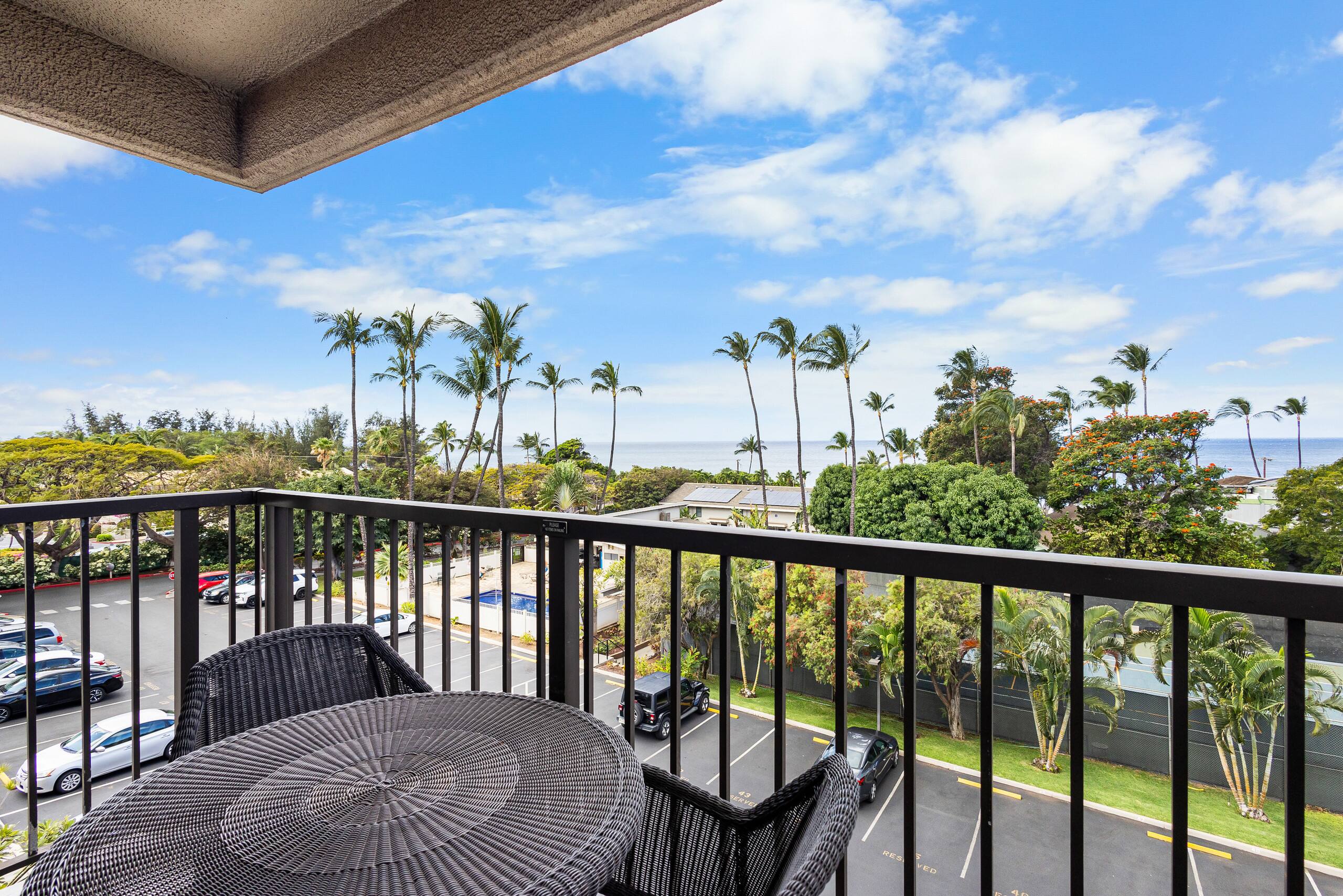 Condo in Kihei · ★4.33 · Studio · 1 bed · 1 bath - Image 10