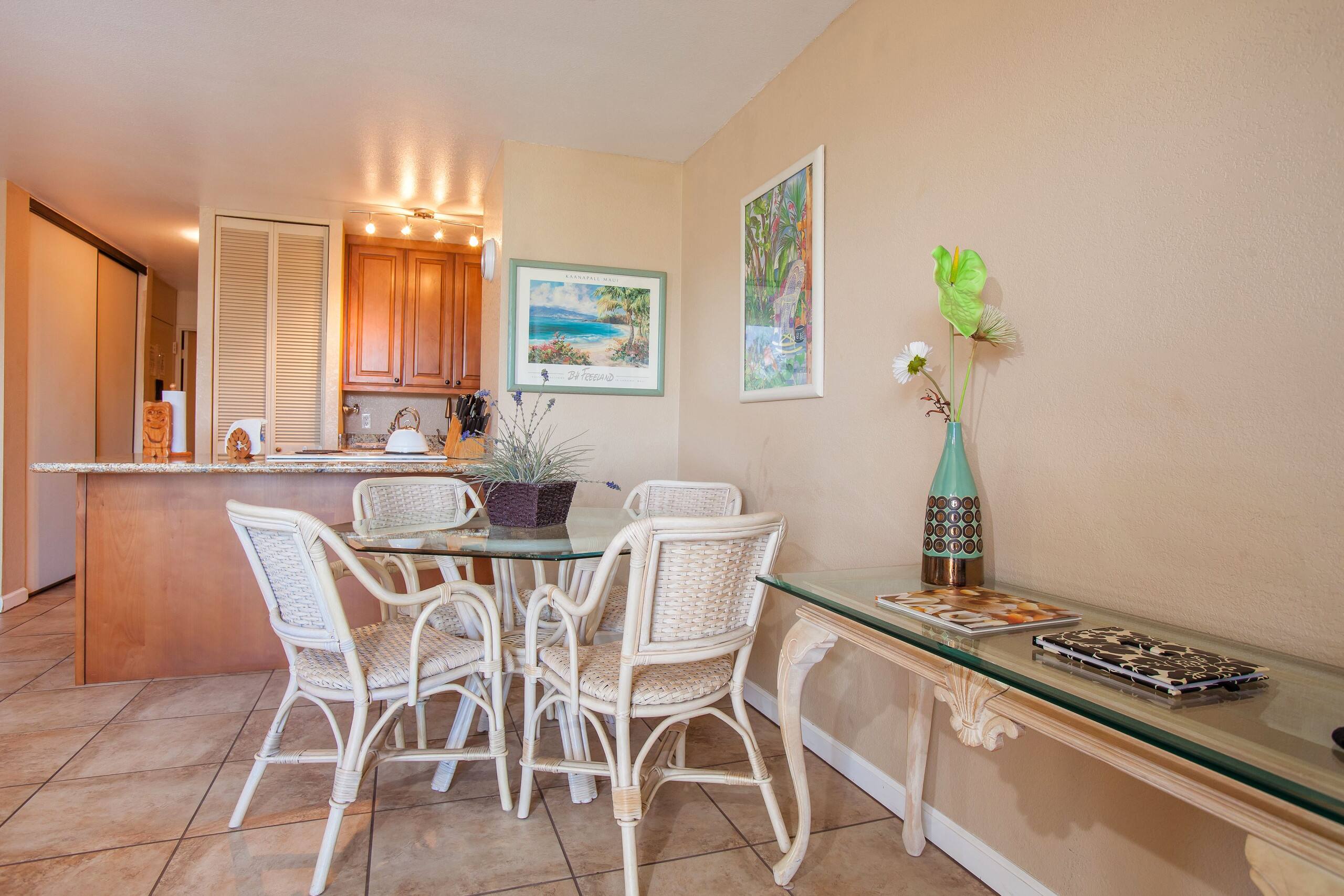 Condo in Kihei · ★4.63 · 1 bedroom · 2 beds · 1 shared bath - Image 7