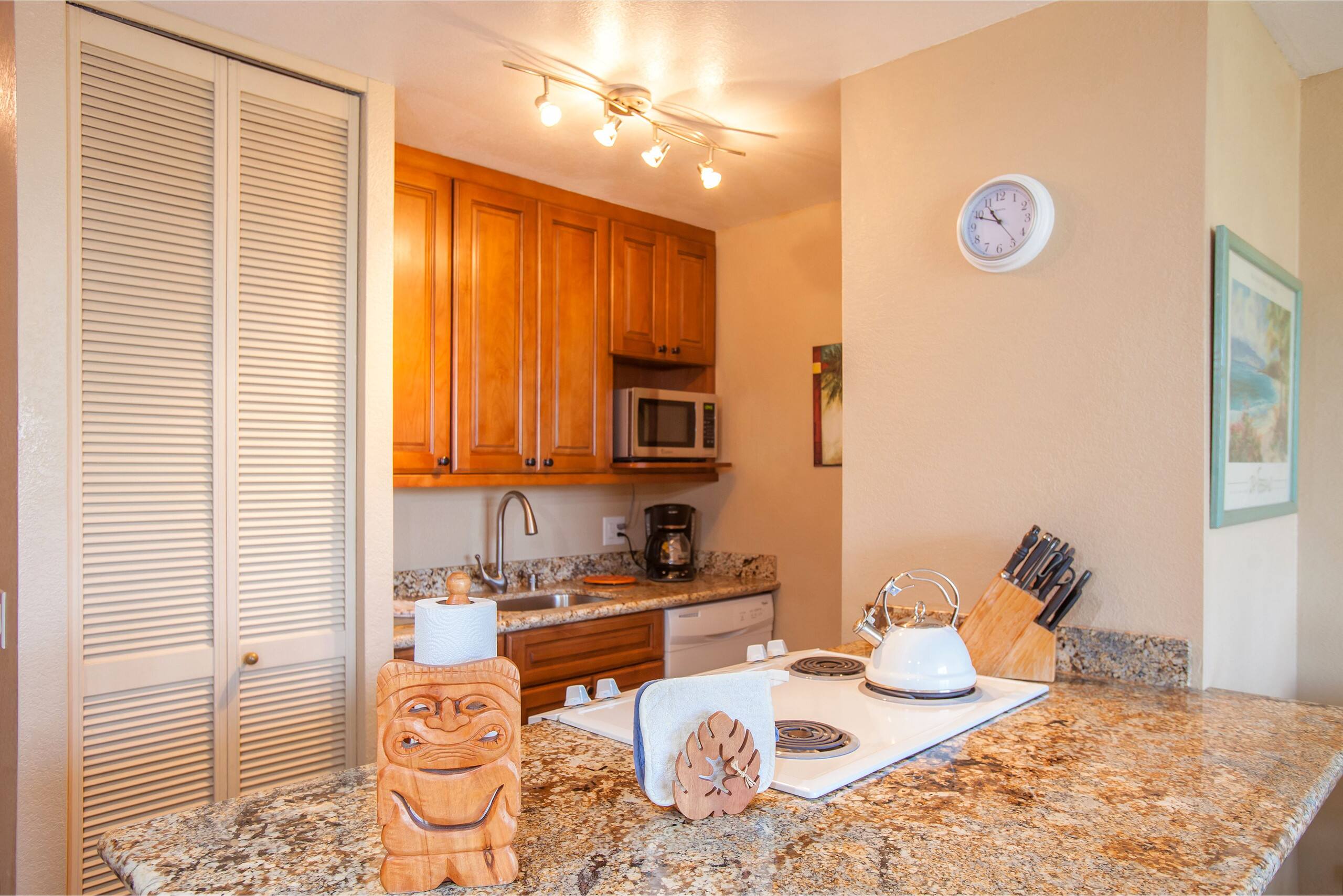 Condo in Kihei · ★4.63 · 1 bedroom · 2 beds · 1 shared bath - Image 8