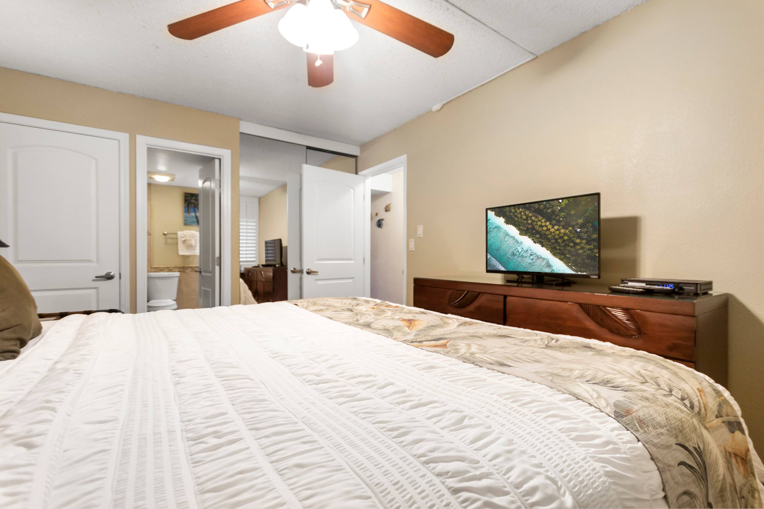 Condo in Kihei · ★4.67 · 1 bedroom · 2 beds · 2 baths - Image 13