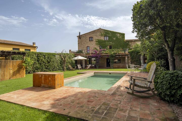 Casa rural con piscina en Garrigàs gallery image 2