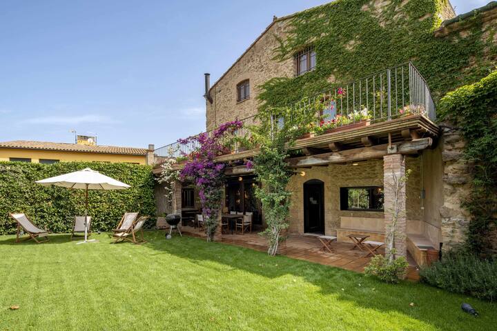 Casa rural con piscina en Garrigàs gallery image 5