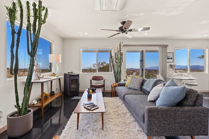 Music-lovers Escape With Hot Tub And Amazing Views - Yucca Valley, CA