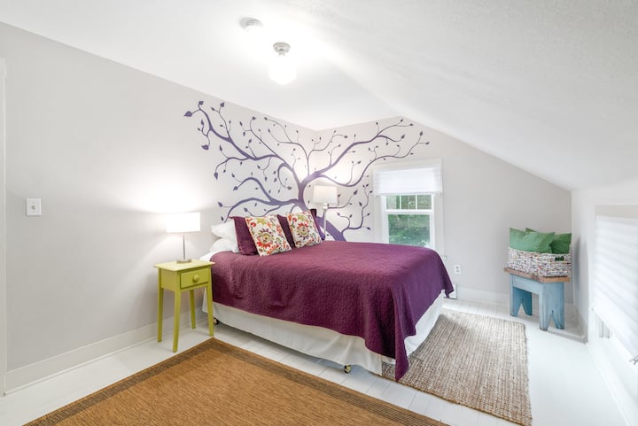2nd-Bedroom (Queen) | Privately Located on Upper Floor | "Tree Room"