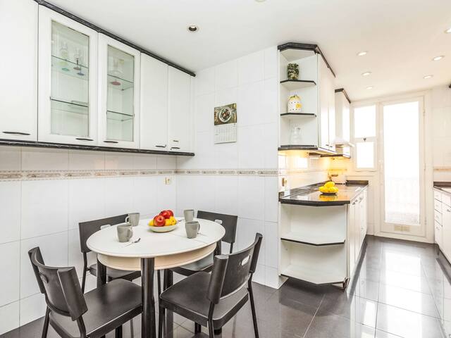 Sants-Les Corts Galileu by Interhome gallery image 4