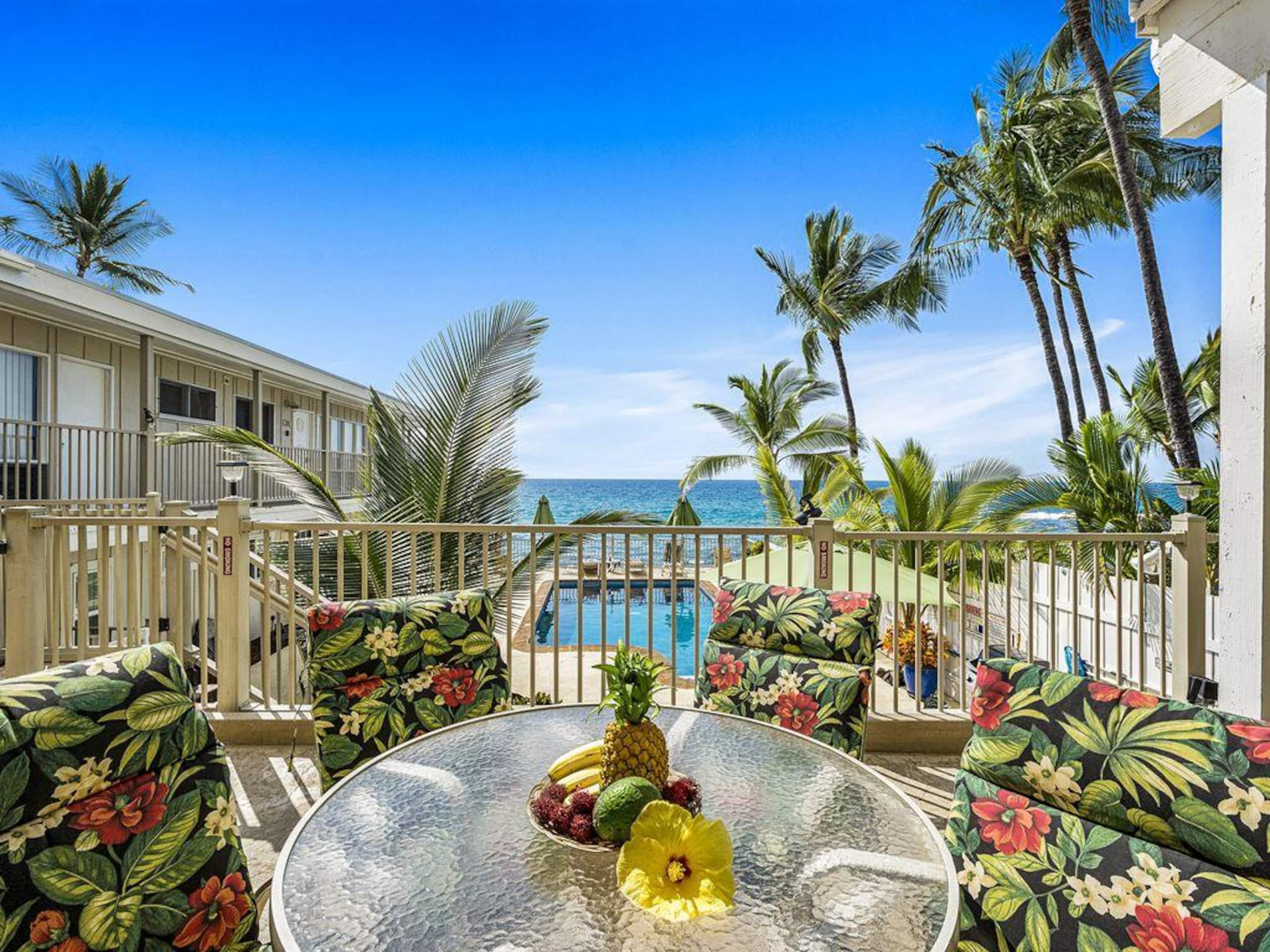 Condo in Kailua-Kona · ★4.47 · 1 bedroom · 2 beds · 1 bath - Image 3
