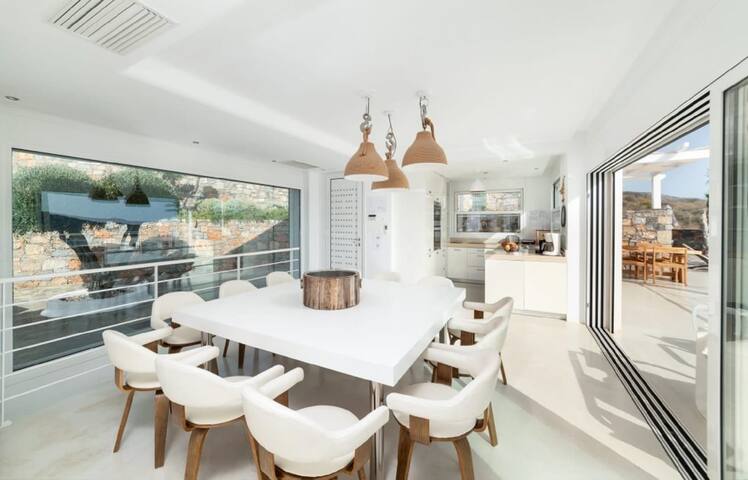 Elunda Bay Great Villa with Infinty Pool & Views gallery image 5