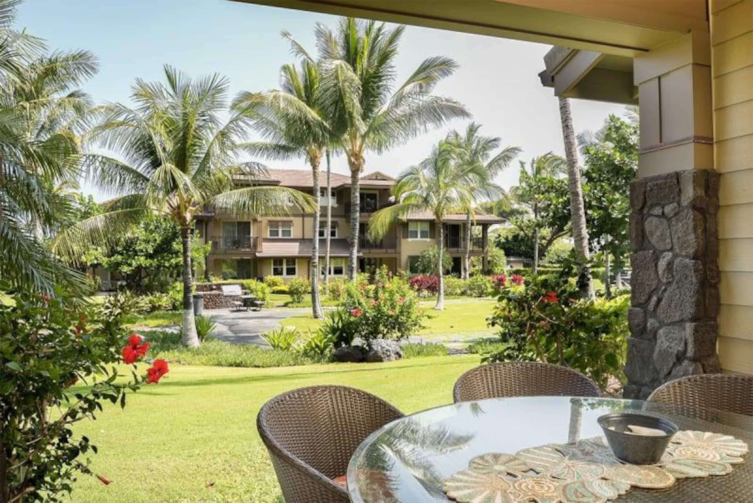Coastal retreat w/ resort pool & garden lanai - Photo 20