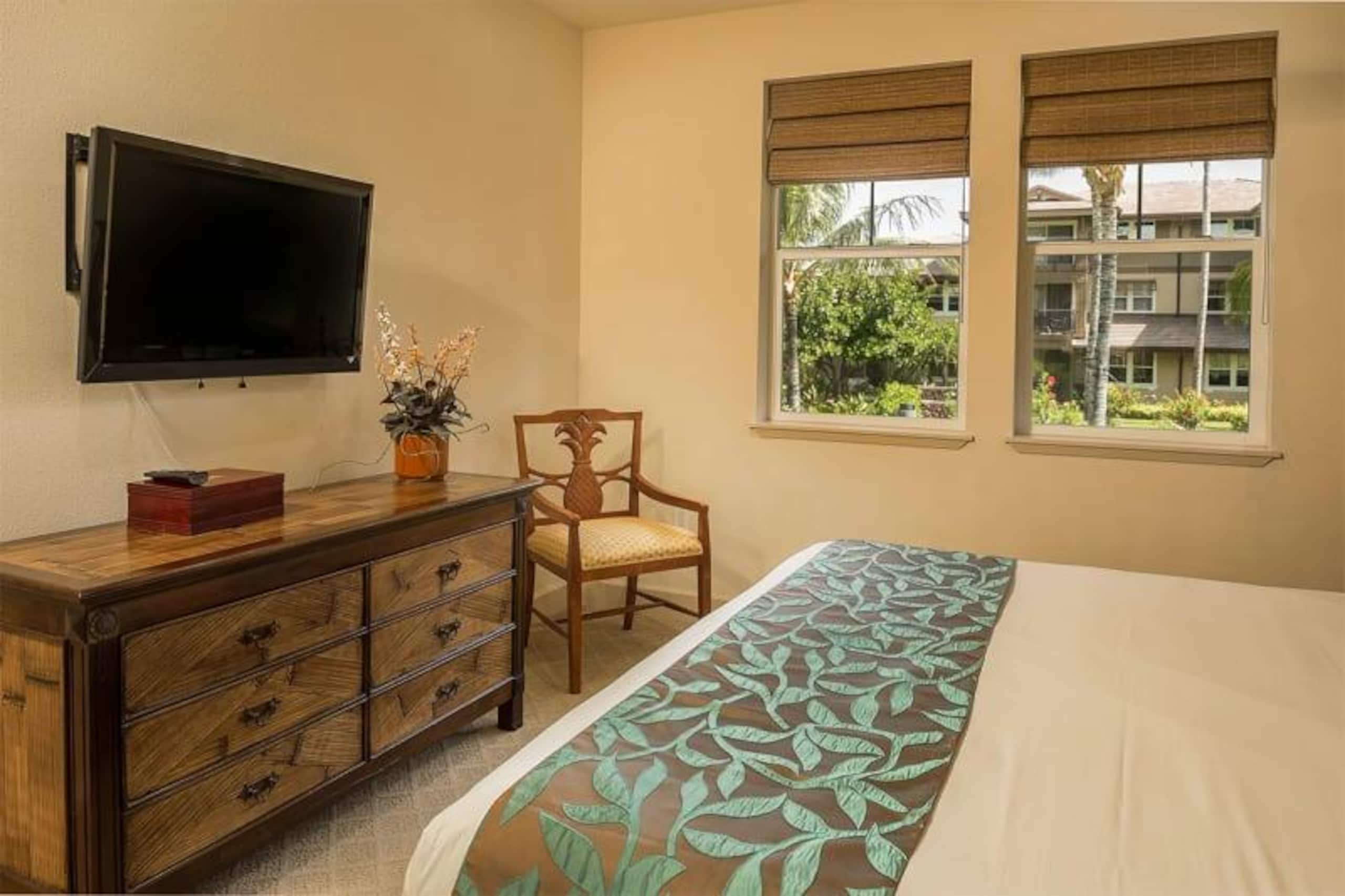 Coastal retreat w/ resort pool & garden lanai - Photo 9