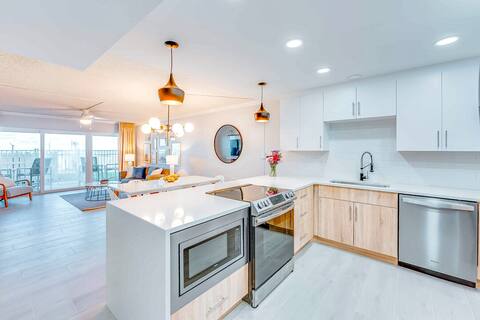 Family & Pet Friendly Oceanfront Ground Floor