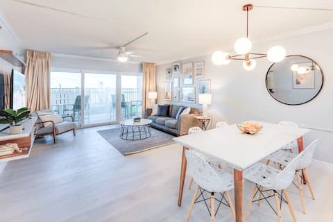 Family & Pet Friendly Oceanfront Ground Floor