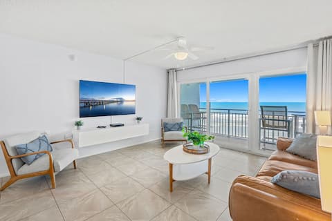 Oceanfront Penthouse with Balcony Views & Pool!