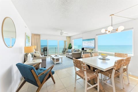 Oceanfront 3 Bedroom Penthouse w/ Private Hot Tub