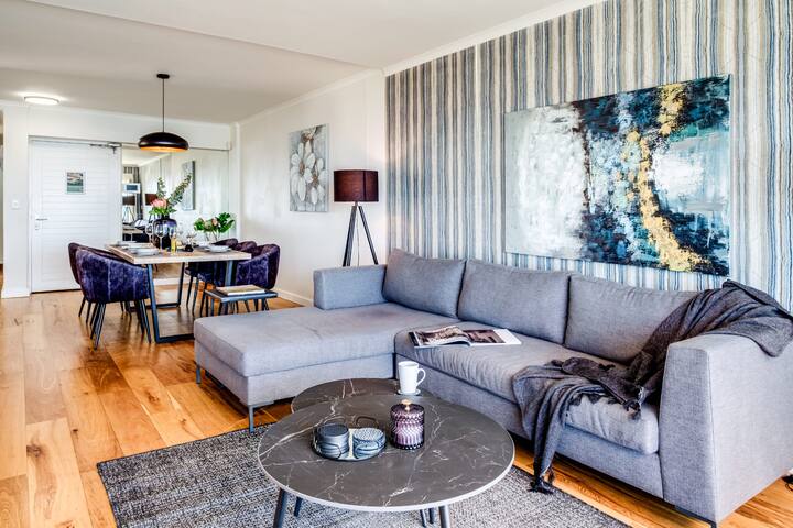 Beachy Apartment w Pool and Ocean Views Beach Step gallery image 4