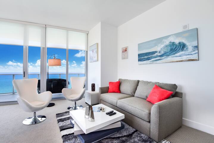 Direct Ocean Front Penthouse 2BR Corner WrapAround gallery image 4