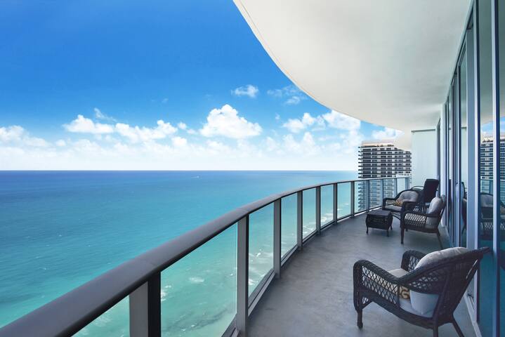 Direct Ocean Front Penthouse 2BR Corner WrapAround gallery image 5