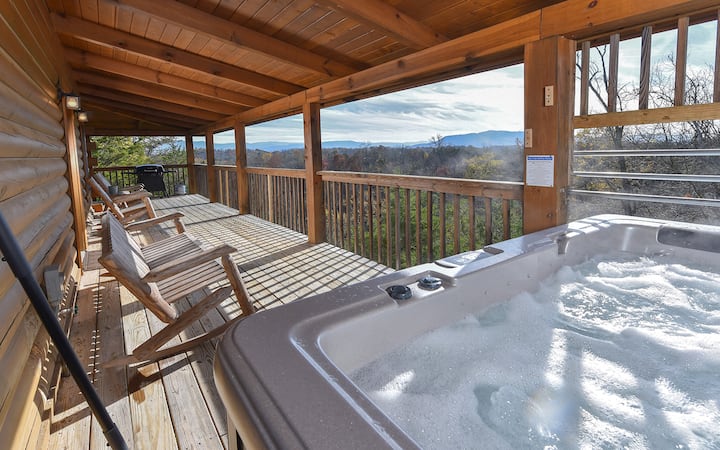 Pioneer Place - Arcade Games, Mountain Views, Hot Tub - Sevierville, TN