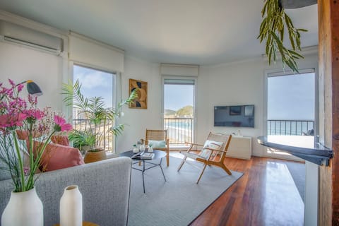 ☀️Sea Views from 4 Balconies ☀️ Walk Score 90 ☀️