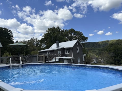 Walk to the Falls in Ohiopyle Hot Tub/Fire Pit