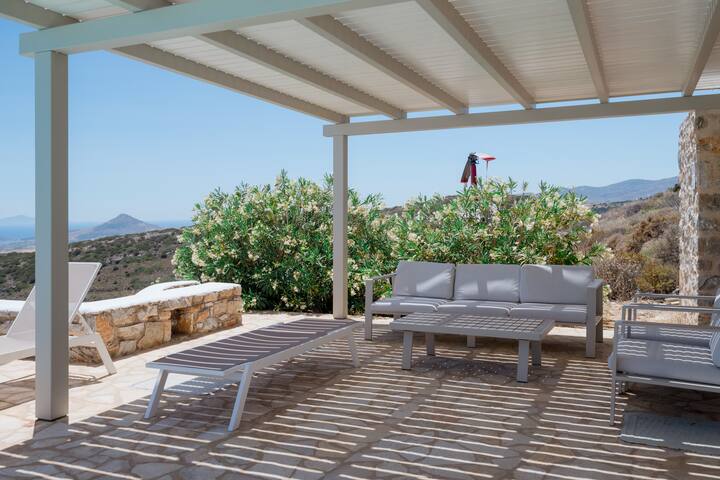 Panoramic three villa complex with helipad gallery image 5