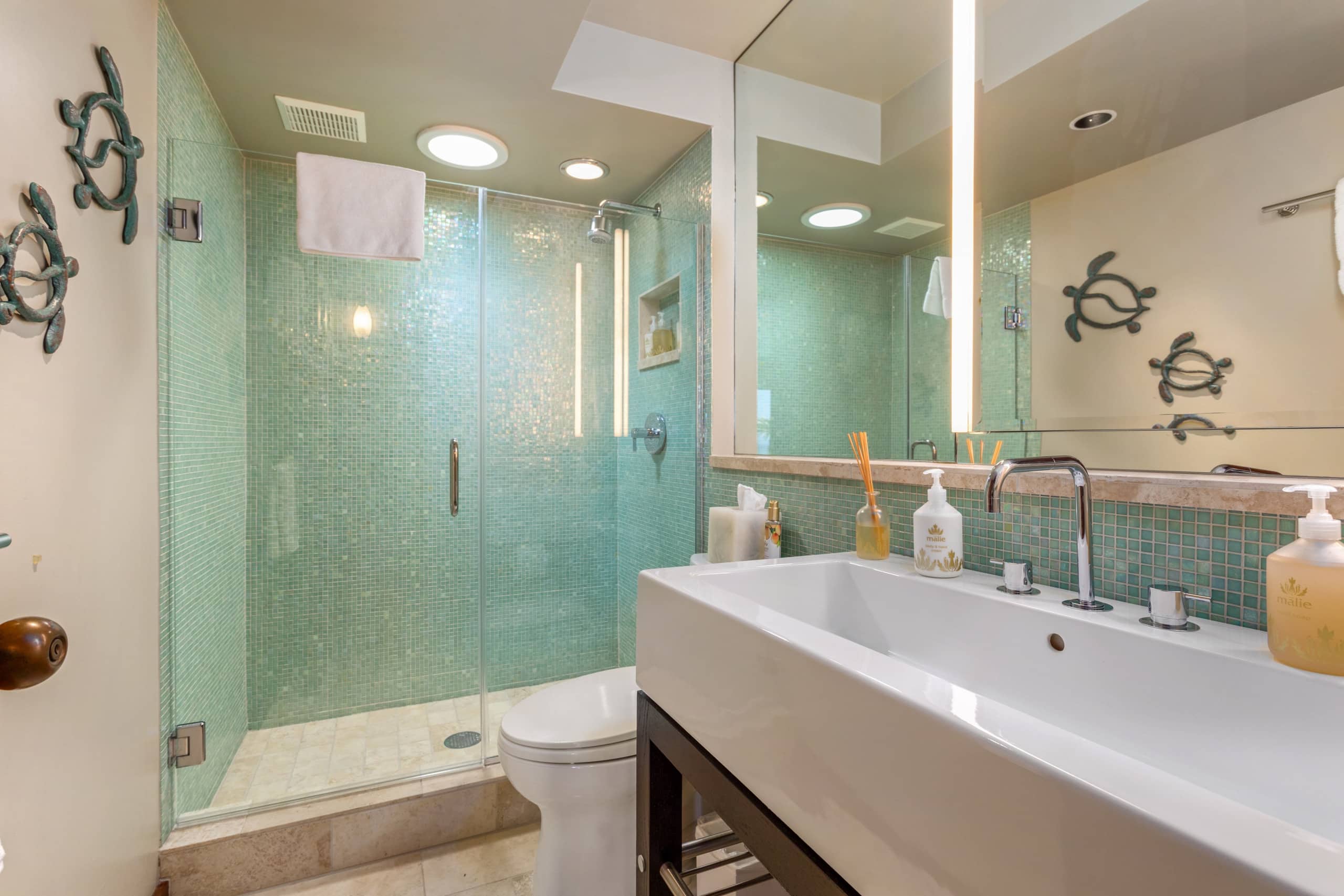 Home in Waimea · ★5.0 · 4 bedrooms · 7 beds · 4 baths - Image 21