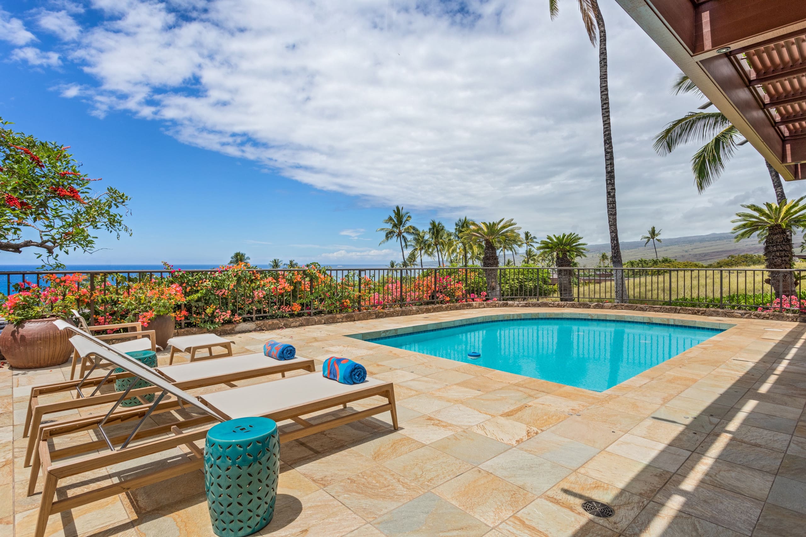 Home in Waimea · ★5.0 · 4 bedrooms · 7 beds · 4 baths - Image 5