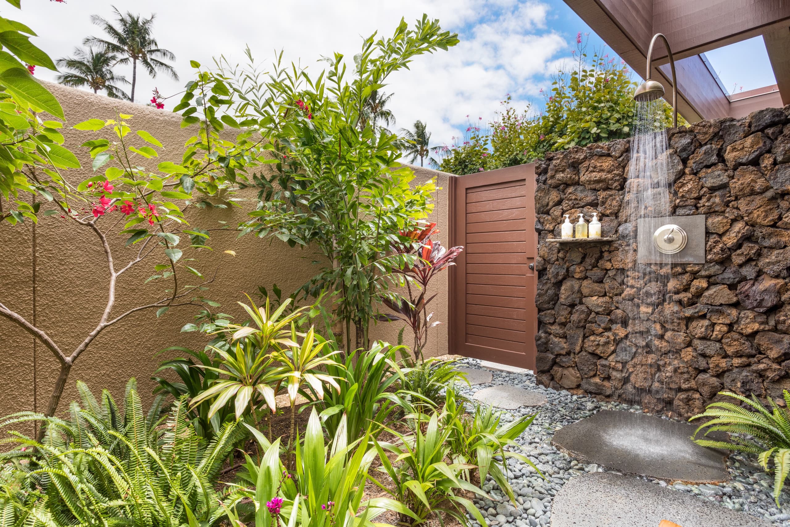 Home in Waimea · ★5.0 · 4 bedrooms · 7 beds · 4 baths - Image 18