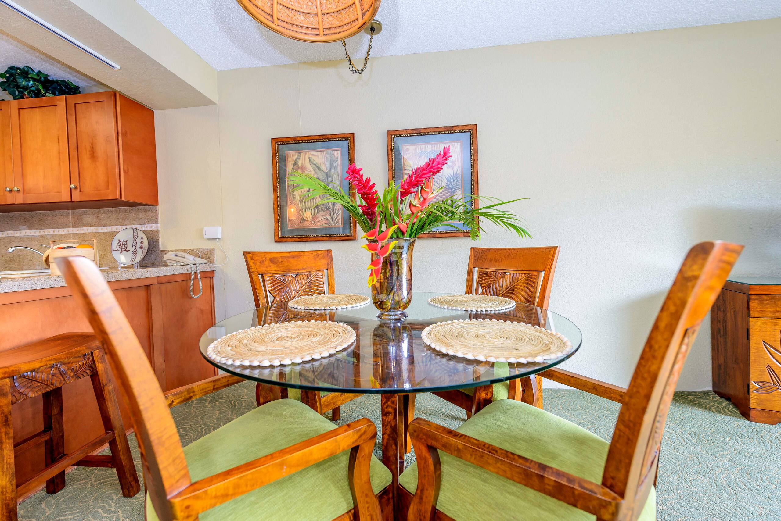 Condo in Lahaina · ★4.7 · 1 bedroom · 2 beds · 1 bath - Image 10