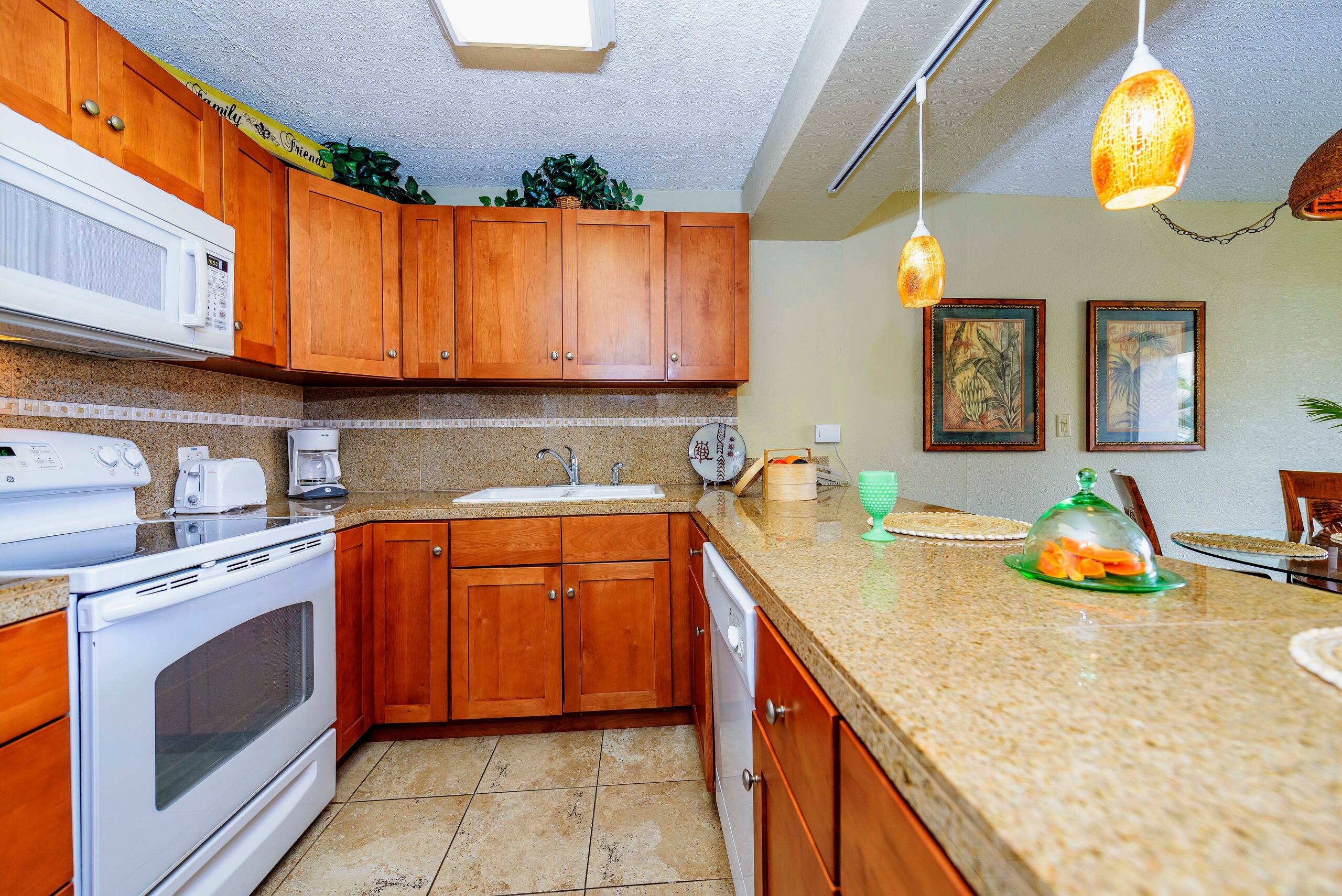 Condo in Lahaina · ★4.7 · 1 bedroom · 2 beds · 1 bath - Image 6