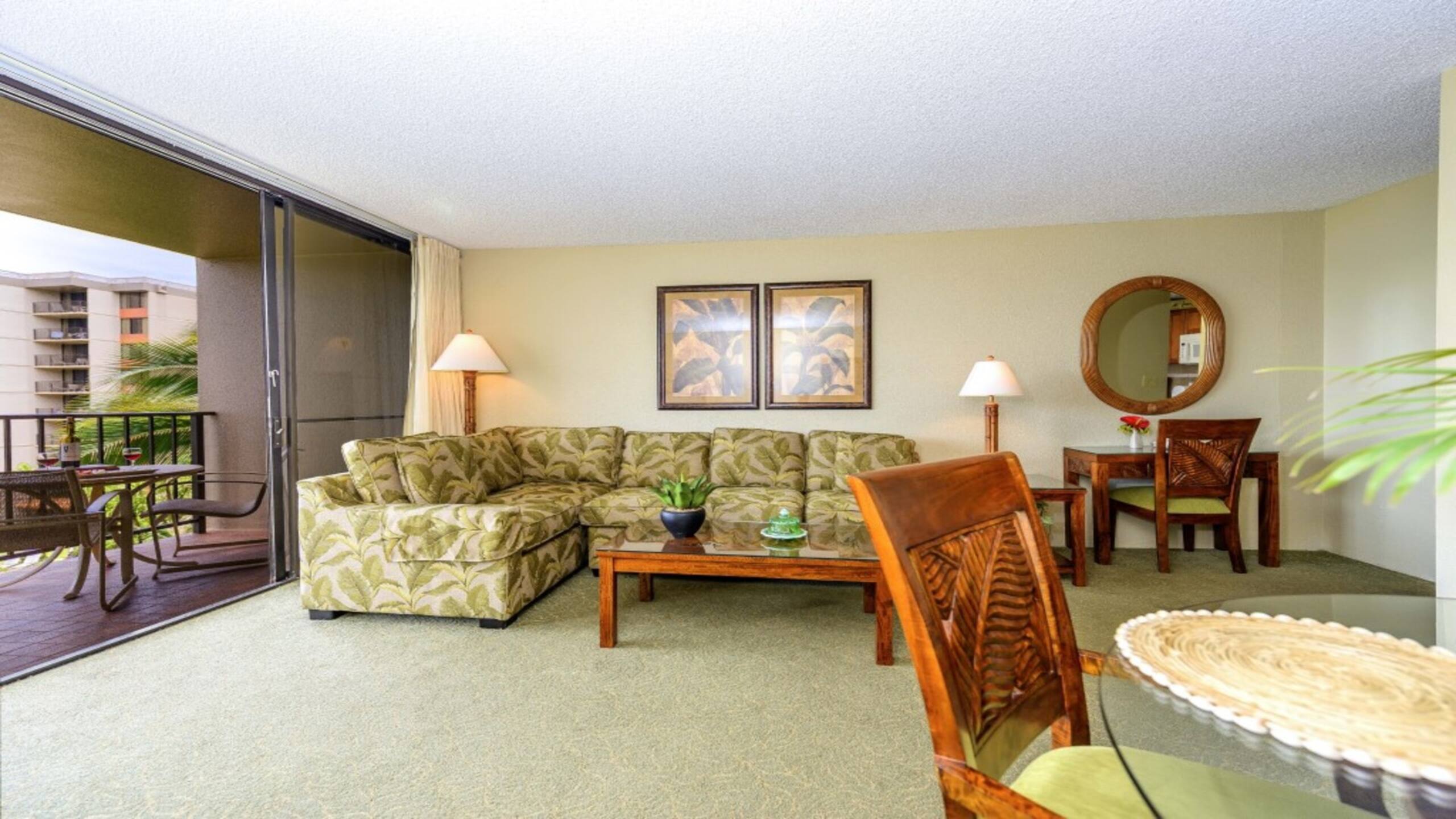 Condo in Lahaina · ★4.7 · 1 bedroom · 2 beds · 1 bath - Image 3