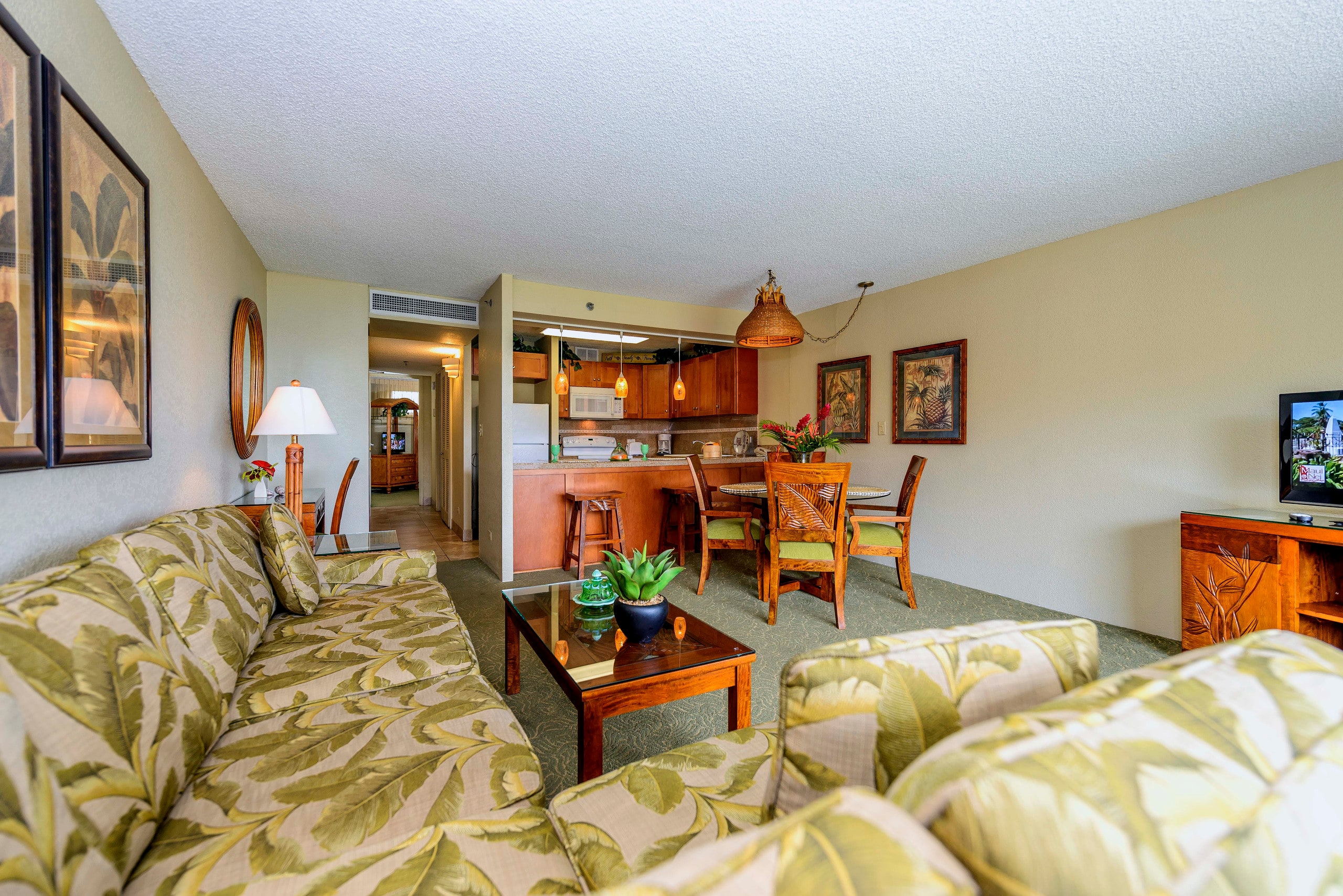 Condo in Lahaina · ★4.7 · 1 bedroom · 2 beds · 1 bath - Image 1