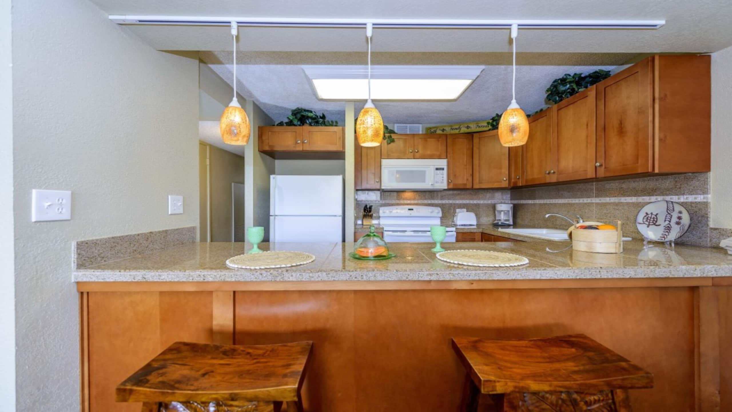 Condo in Lahaina · ★4.7 · 1 bedroom · 2 beds · 1 bath - Image 7