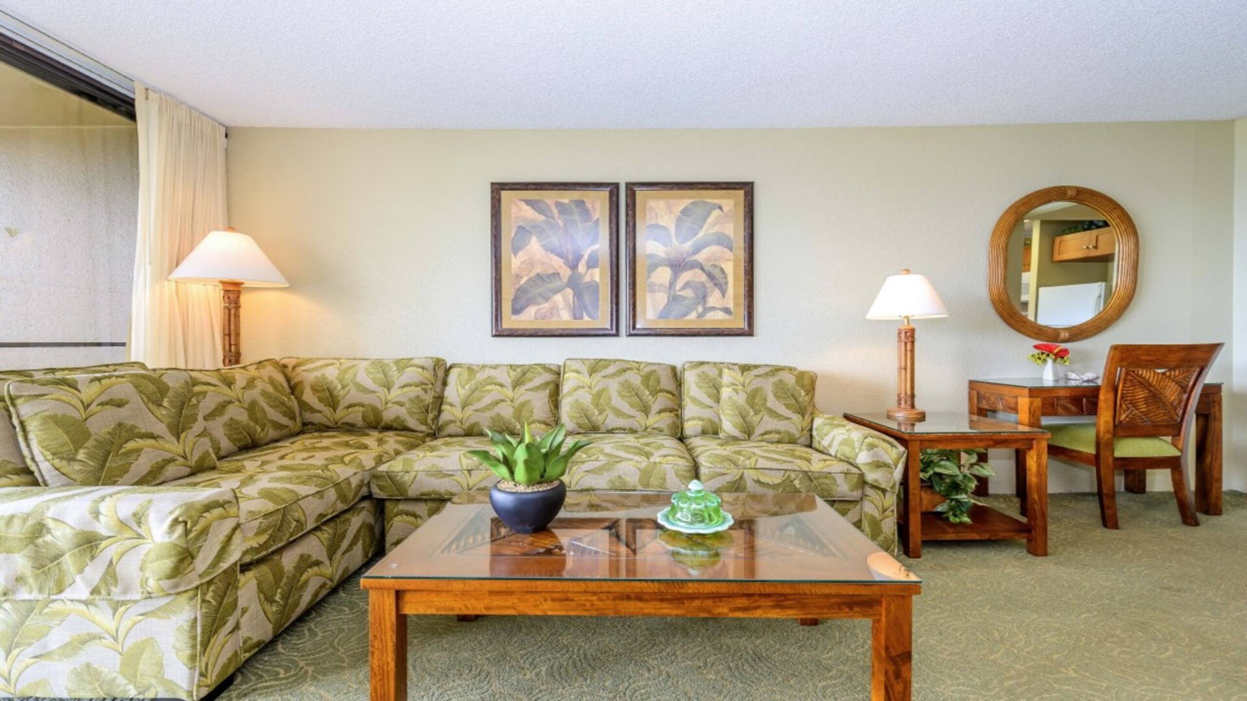 Condo in Lahaina · ★4.7 · 1 bedroom · 2 beds · 1 bath - Image 4