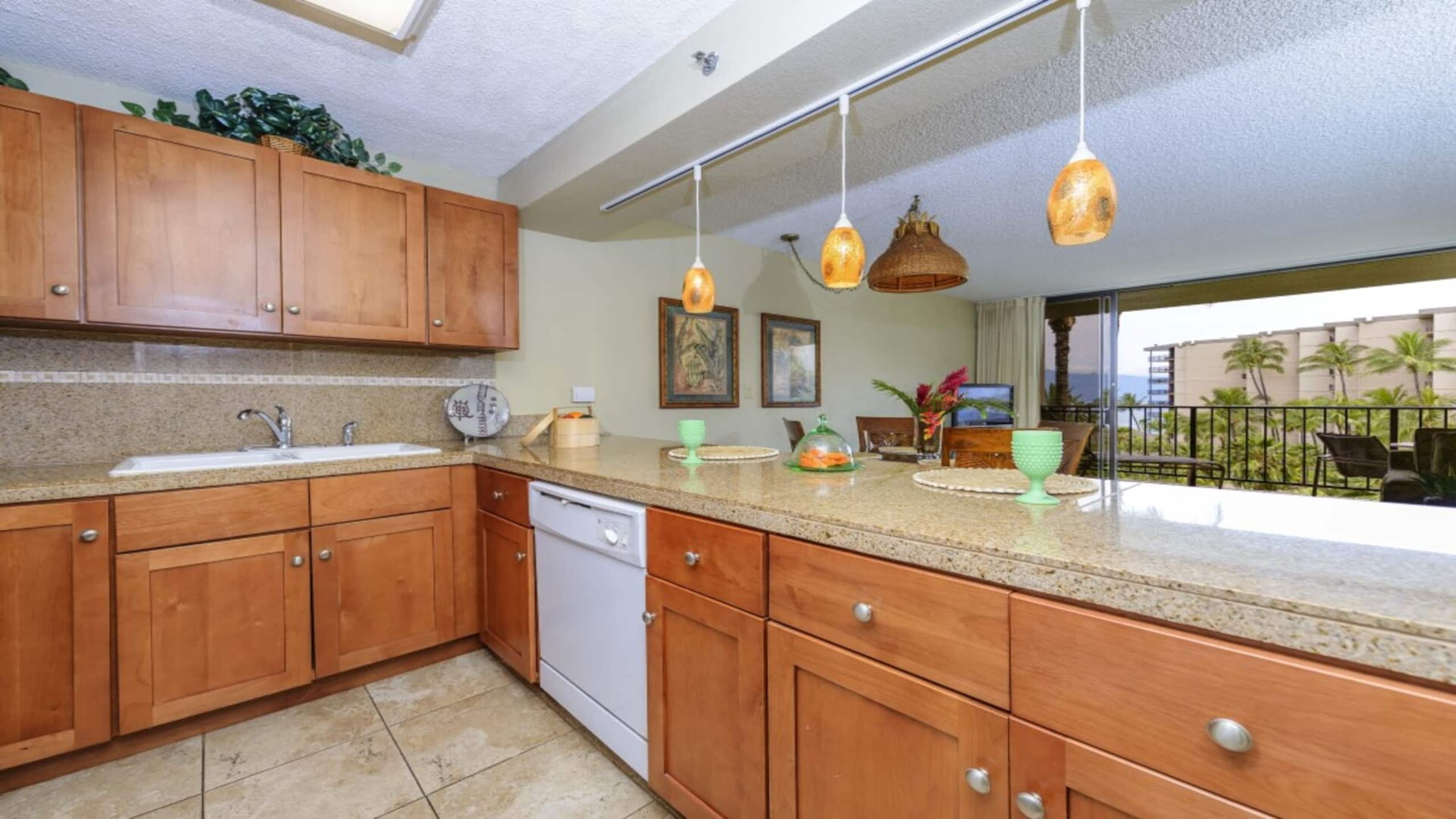 Condo in Lahaina · ★4.7 · 1 bedroom · 2 beds · 1 bath - Image 9