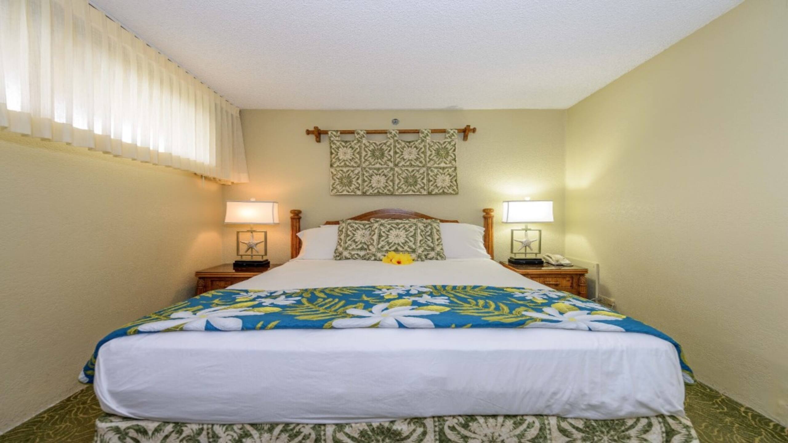 Condo in Lahaina · ★4.7 · 1 bedroom · 2 beds · 1 bath - Image 14