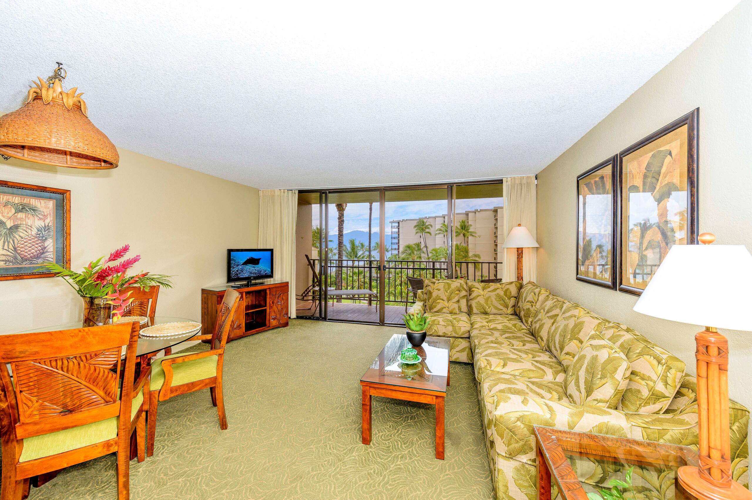 Condo in Lahaina · ★4.7 · 1 bedroom · 2 beds · 1 bath - Image 2