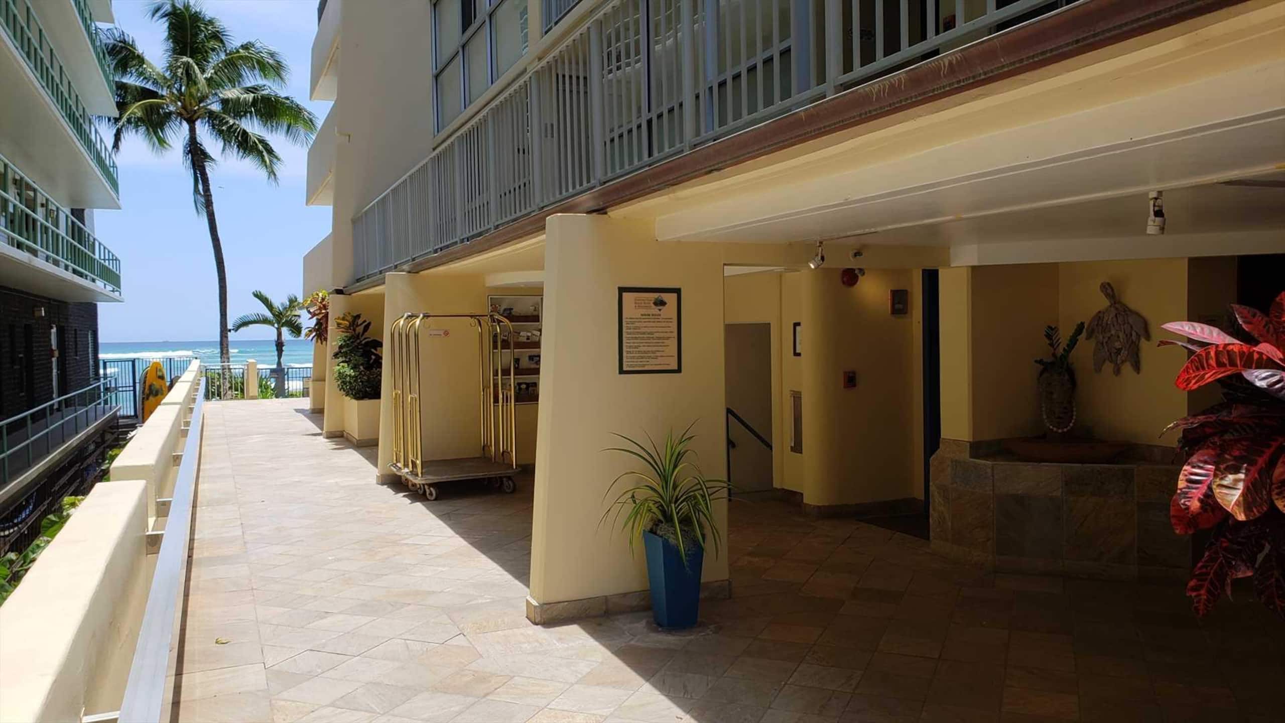 Diamond Head Beach, Queen Studio, Balc, Ocean View - Image 33