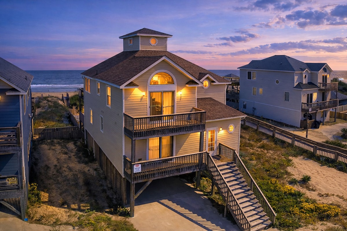 Spacious 7BR Oceanfront Home in South Nags Head