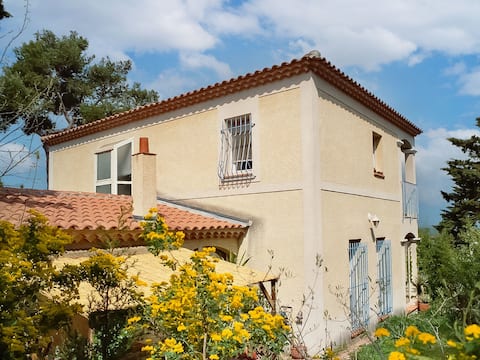 Top Airbnb: La Cigale by Interhome à Villeneuve Lès Avignon