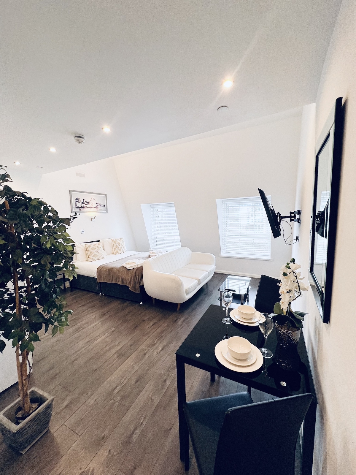 Garsónka 38 – apartmán typu Deluxe s posteľou King 