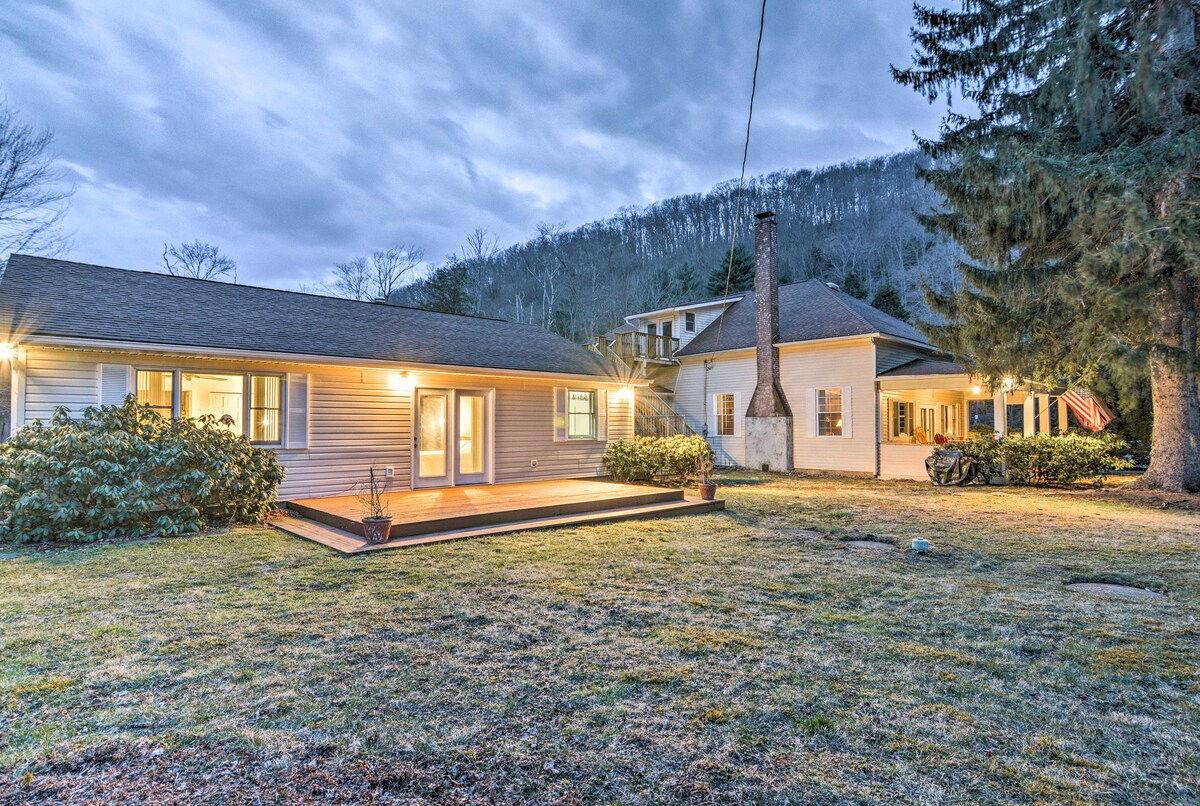 Exterior at Riverside Lodge in Wilcox