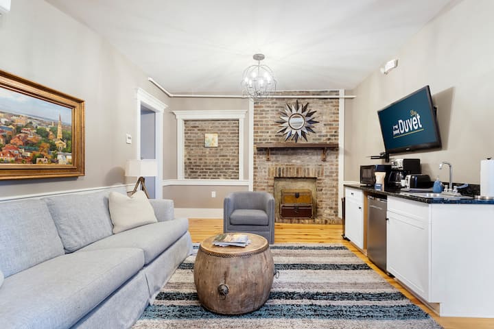 Prime Home On King And Market | Marquee (Suite B) - Mount Pleasant, SC