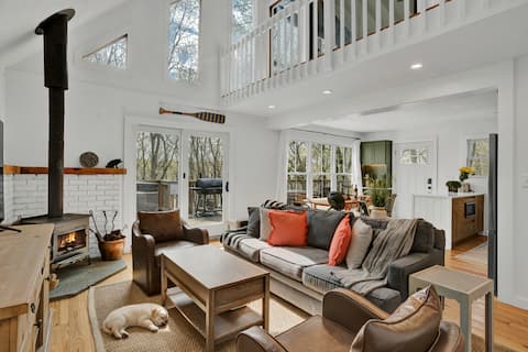 Lakefront, Pvt Hot Tub, Indoor Pool, Hiking, Pets