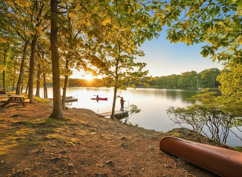 Lakefront, Pvt Hot Tub, Indoor Pool, Hiking, Games