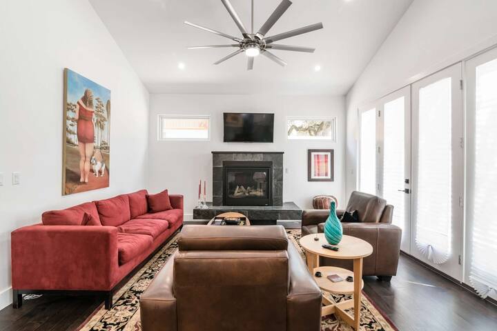 1 Block from South Congress, 2 homes