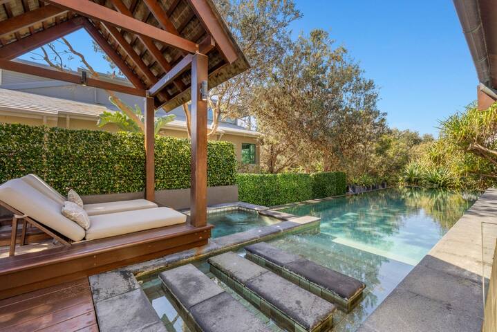 Kingscliff Balinese Beachfront Retreat gallery image 3