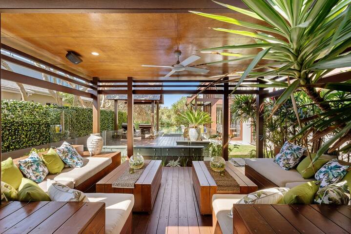 Kingscliff Balinese Beachfront Retreat gallery image 5