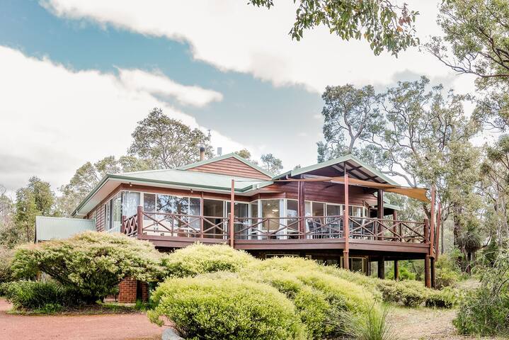 The Nest—Tranquil Bush Retreat near Dunsborough